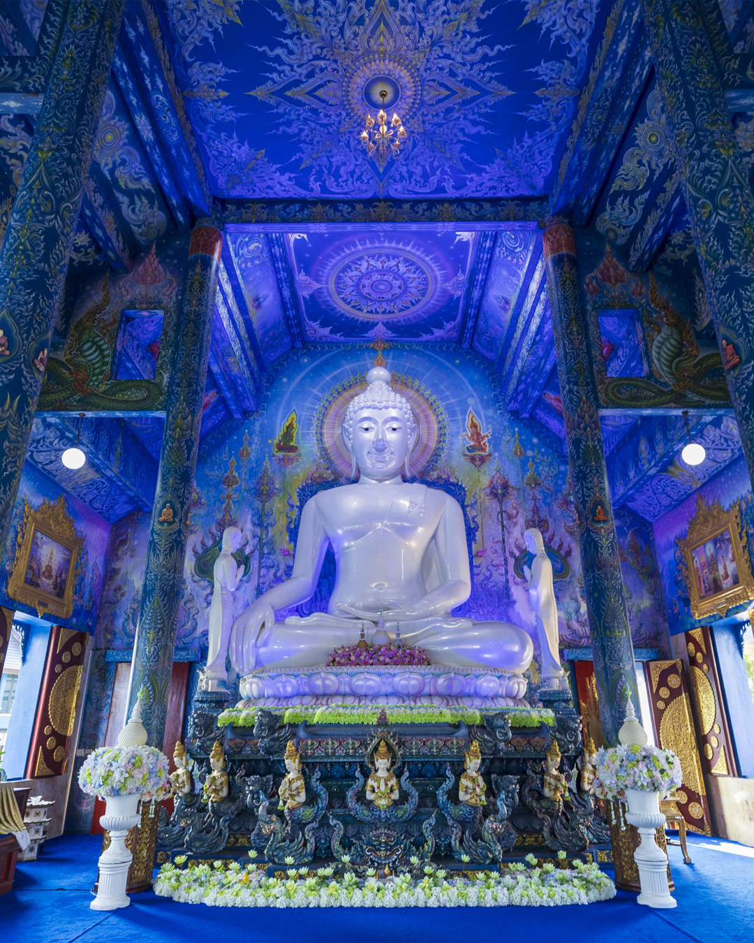 Wat Rong Suea Ten (The Blue Temple)