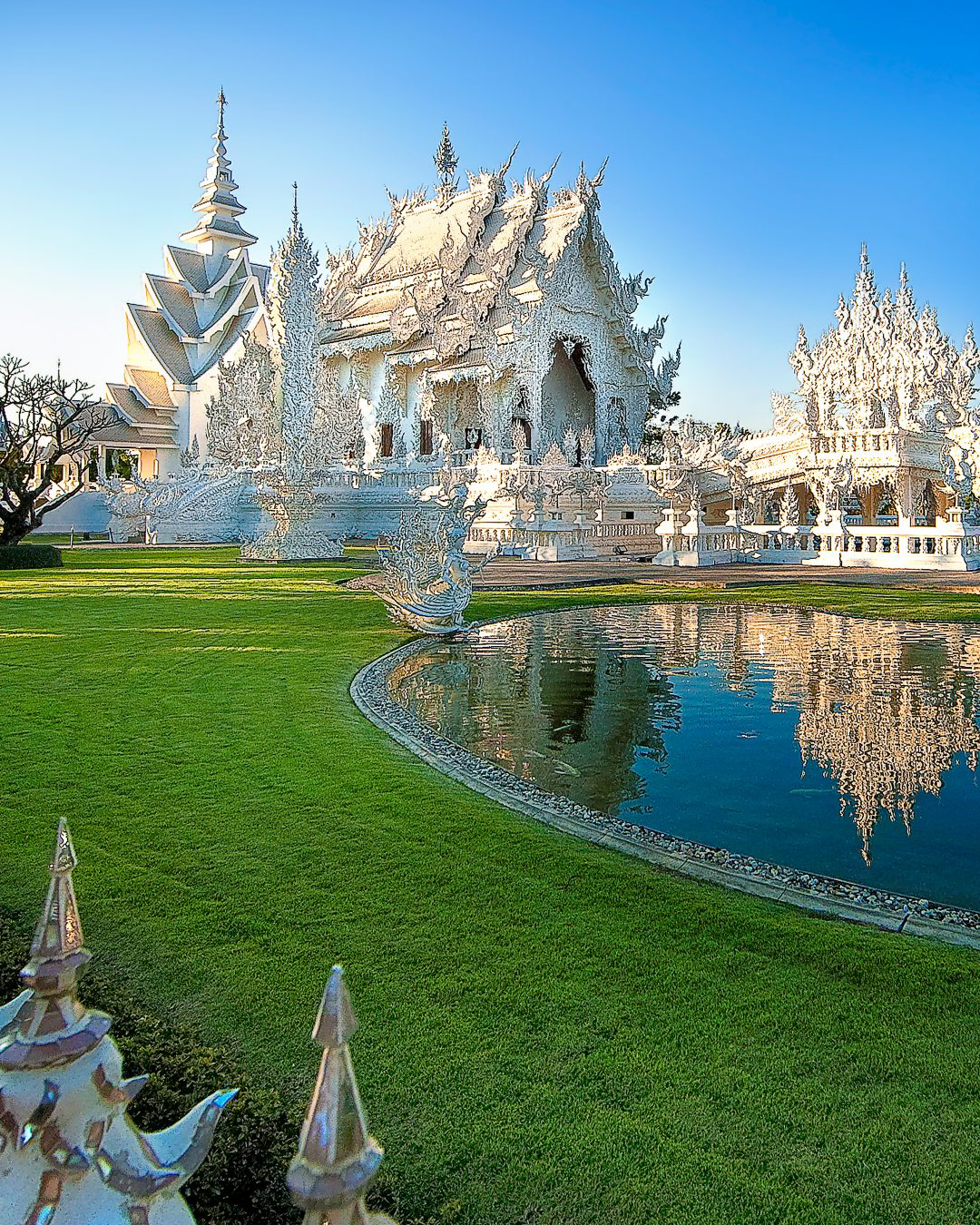 Wat Rong Khun (The White Temple)